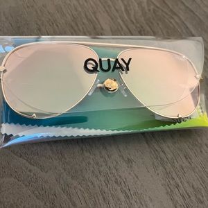 QUAY High Key Aviator Sunglasses Gold